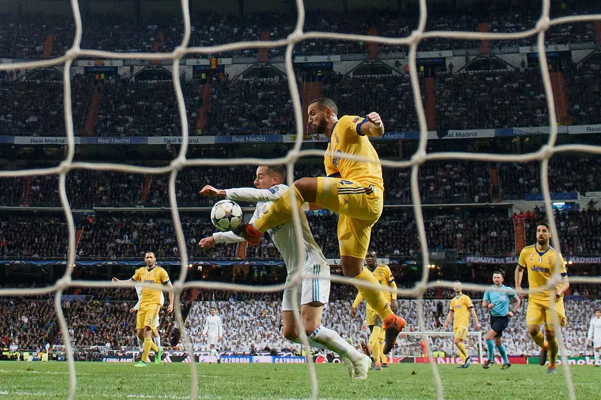 Лукас Васкес і Мехді Бенатія / Getty Images