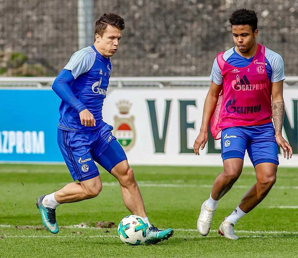 Євген Коноплянка (ліворуч) / фото Шальке