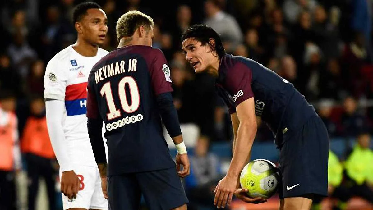 Неймар и Кавани поссорились из-за пенальти