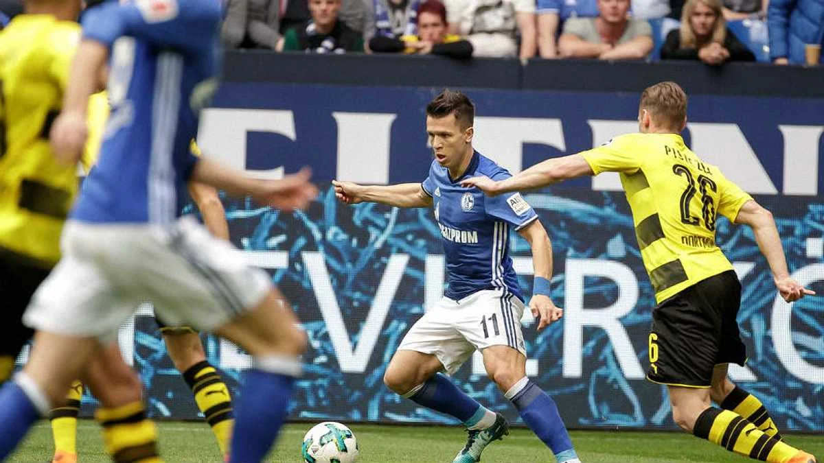 Евгений Коноплянка против Боруссии Д / фото ФК Шальке