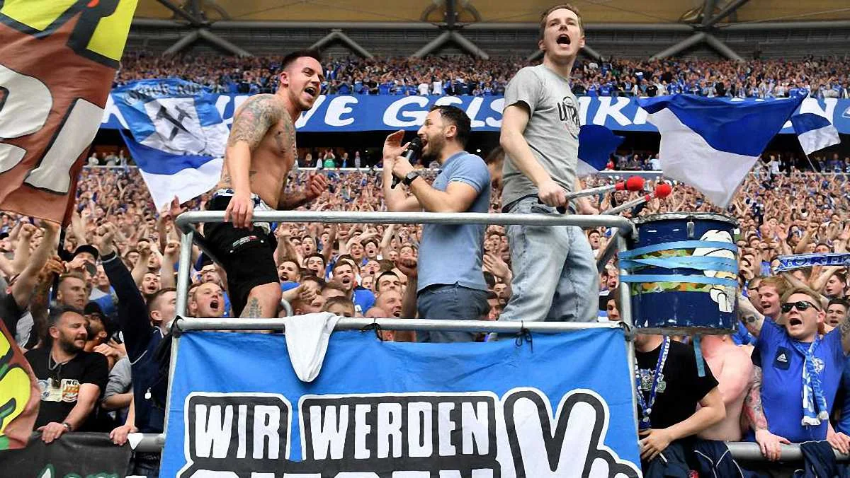 Доменіко Тедеско на фанатській трибуні