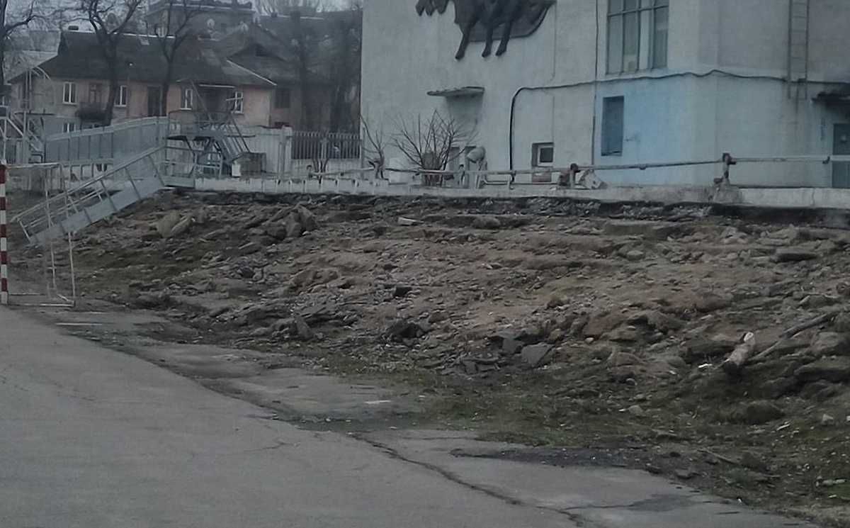 Стадіон Металург в Кам'янському сьогодні / фото: Футбол 24