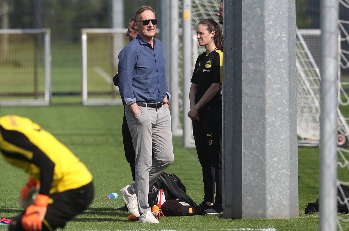 Гендиректор Боруссии Д Ханс-Йоахим Ватцке / фото Твиттер BVB