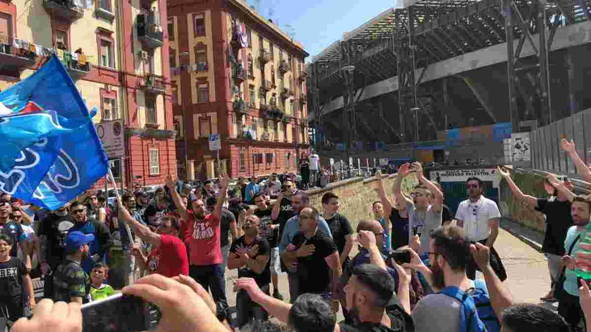 Ювентус – Наполи: фанаты команд встретились в узком переулке и удивили весь мир