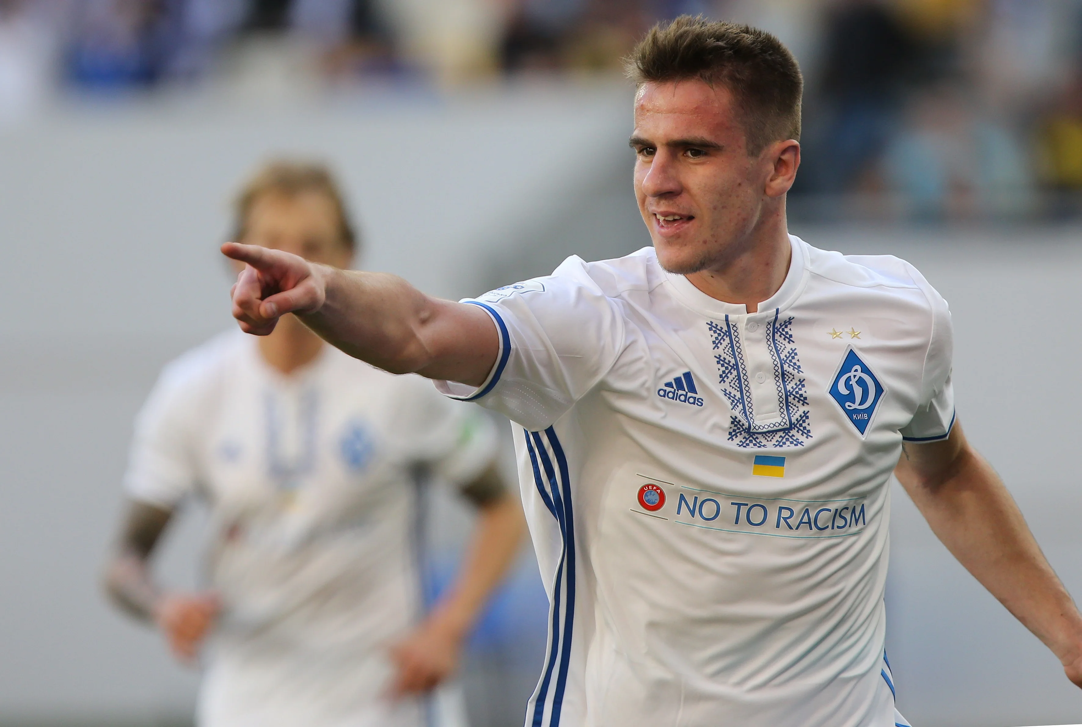 Артем Бєсєдін / Є. Кравс