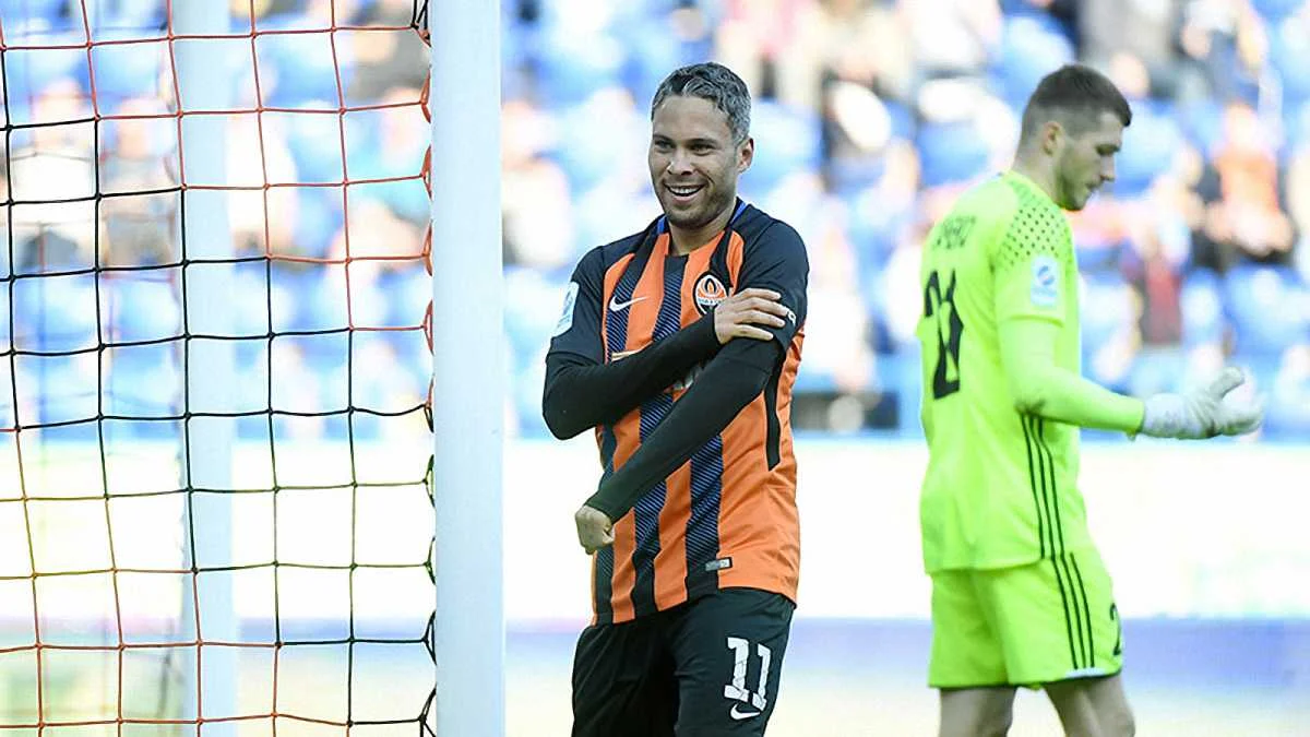 Марлос в матче с Ворсклой. Фото: ФК Шахтер