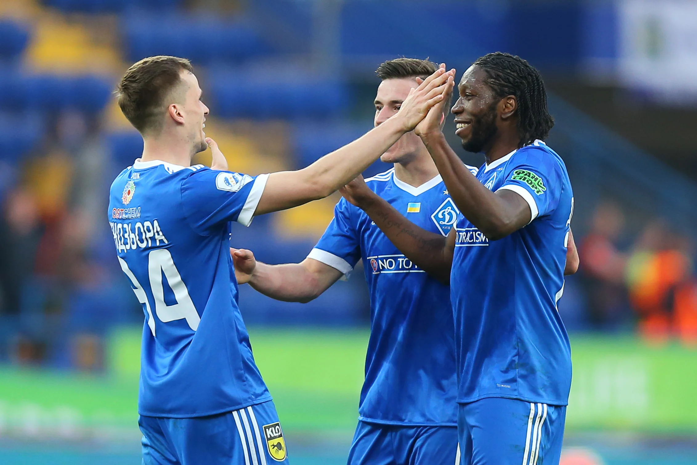 Радость "динамовцев" / Футбол 24