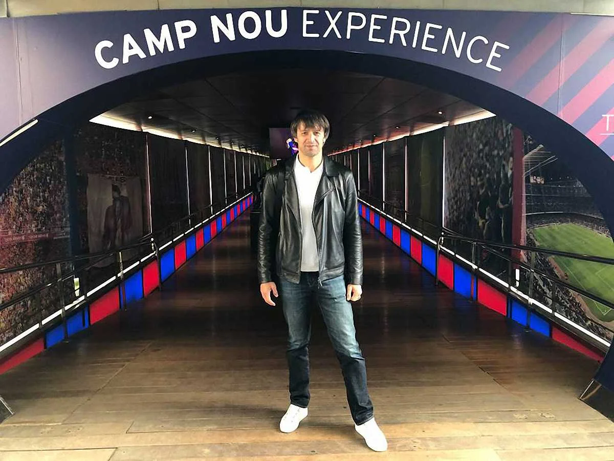 Александр Шовковский на Камп Ноу / Facebook