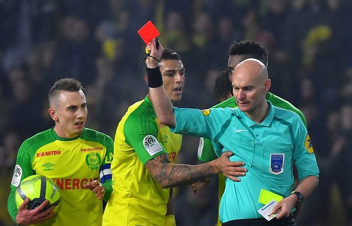 Тони Шапрон во время скандального матча Нант – Марсель