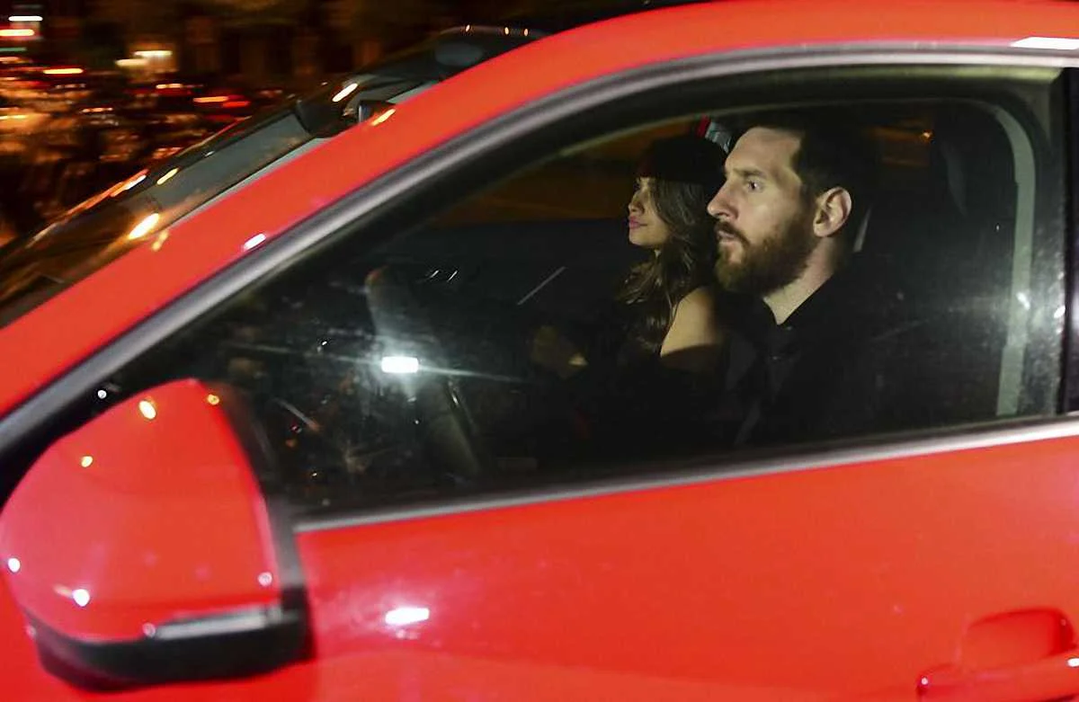 Лионель Месси приехал на праздник с женой Антонеллой / фото Mundo Deportivo