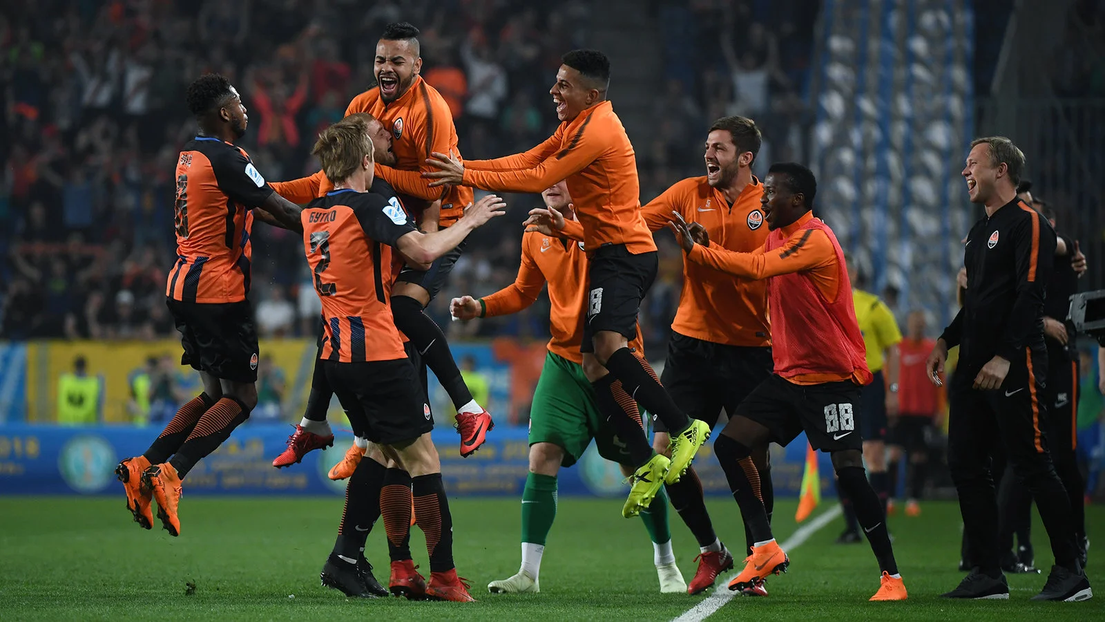 Шахтер празднует / Фото ФК Шахтер