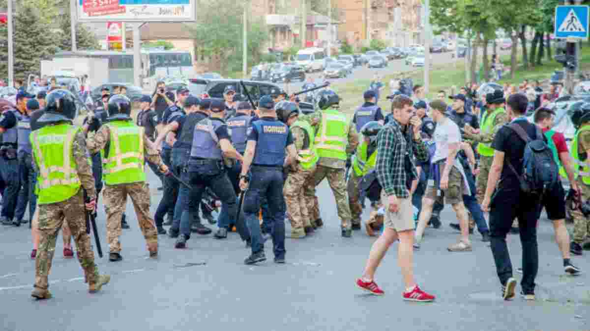 Динамо – Шахтер: полиция открыла уголовное производство по факту драки фанатов с правоохранителями