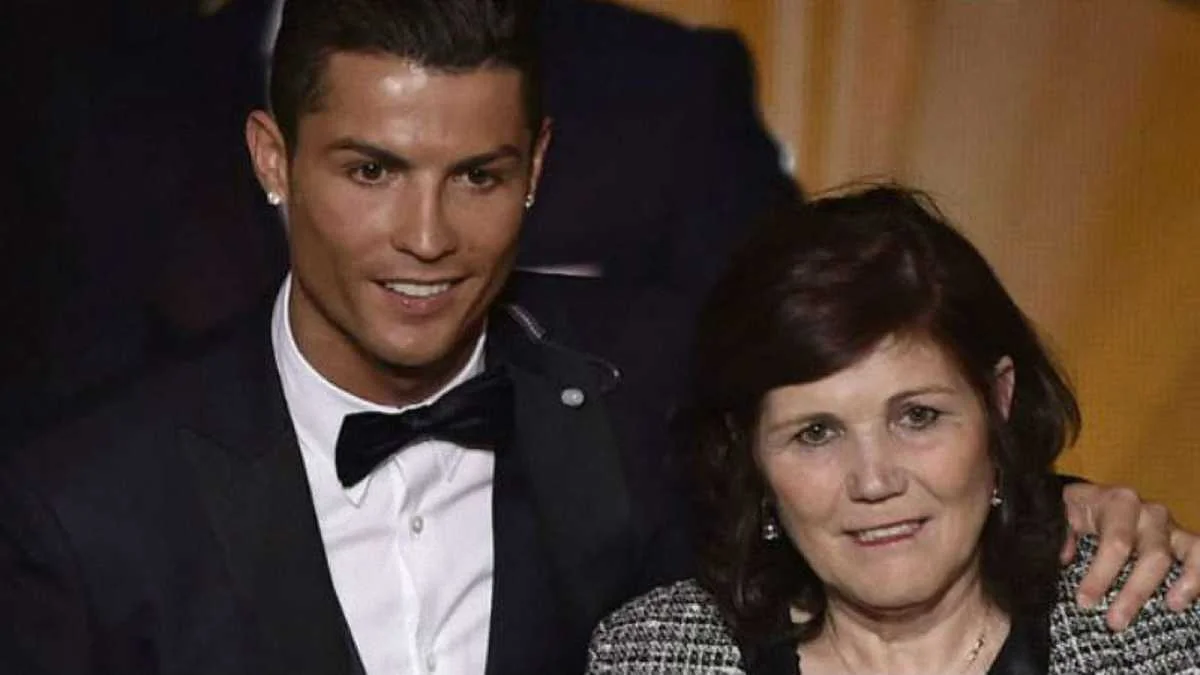 Роналду з мамою / фото: AS