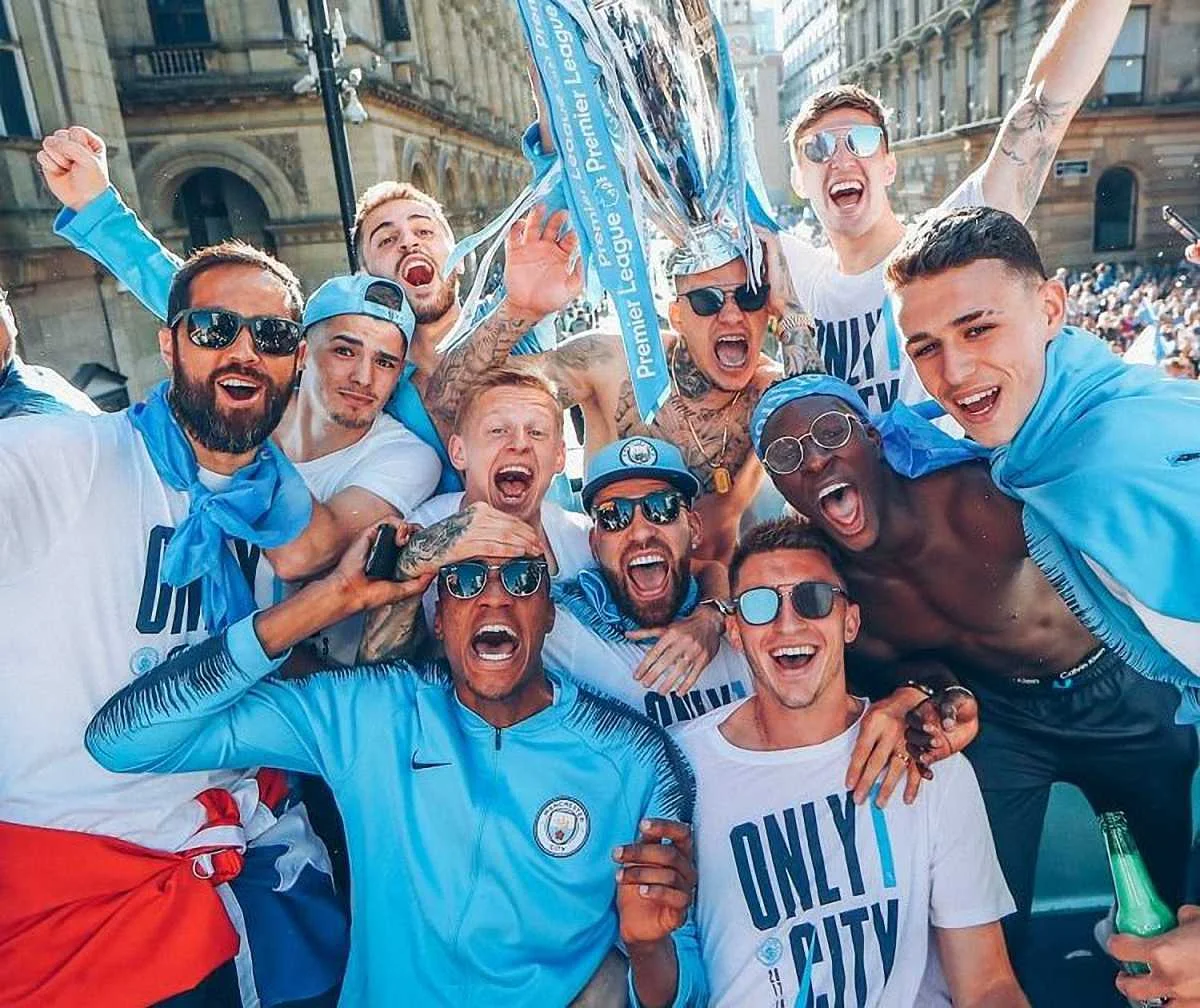 Олександр Зінченко і чемпіонський парад Манчестер Сіті в розпалі