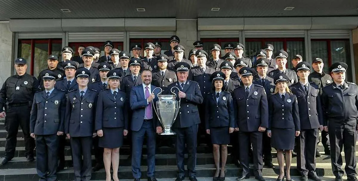Андрій Павелко і Кубок ліги чемпіонів / фото Фейсбук Павелка