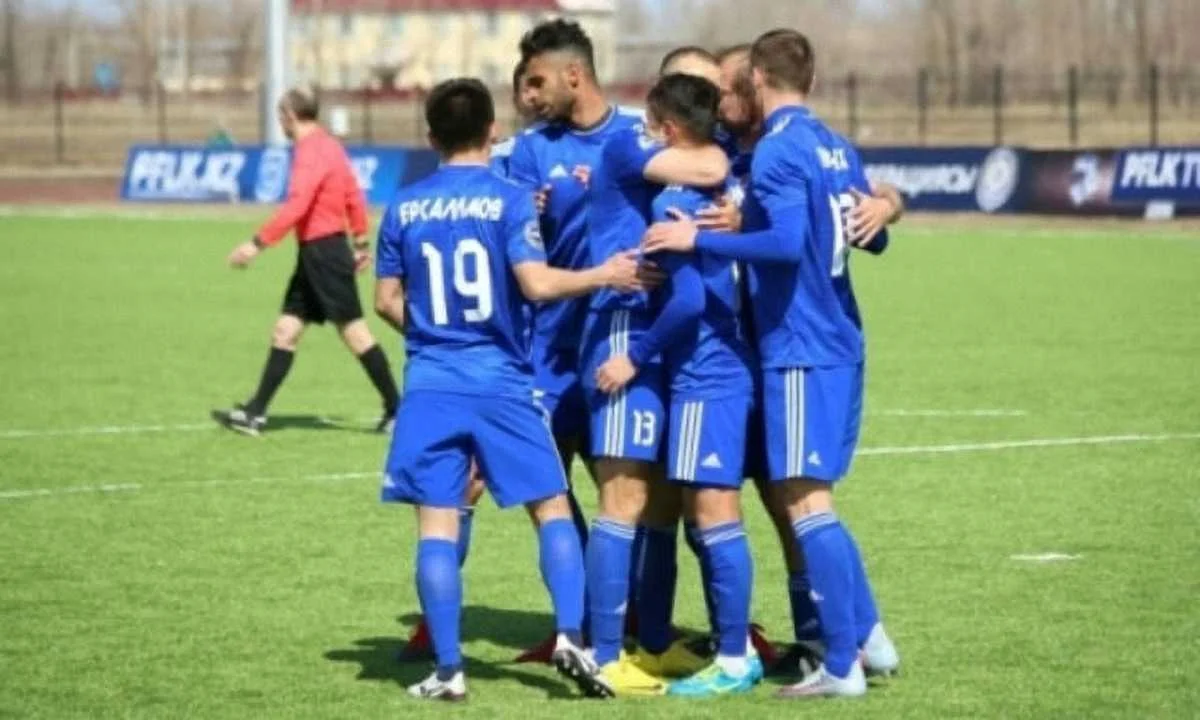 Адеринсола Эсеола (в центре) / Sport.kz