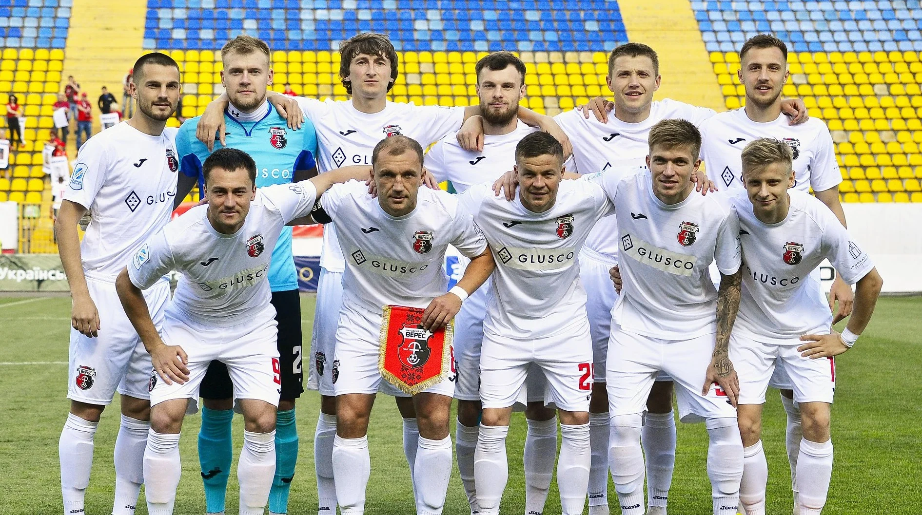 Гравці Вереса перед матчем з Маріуполем / фото: Романа Породка