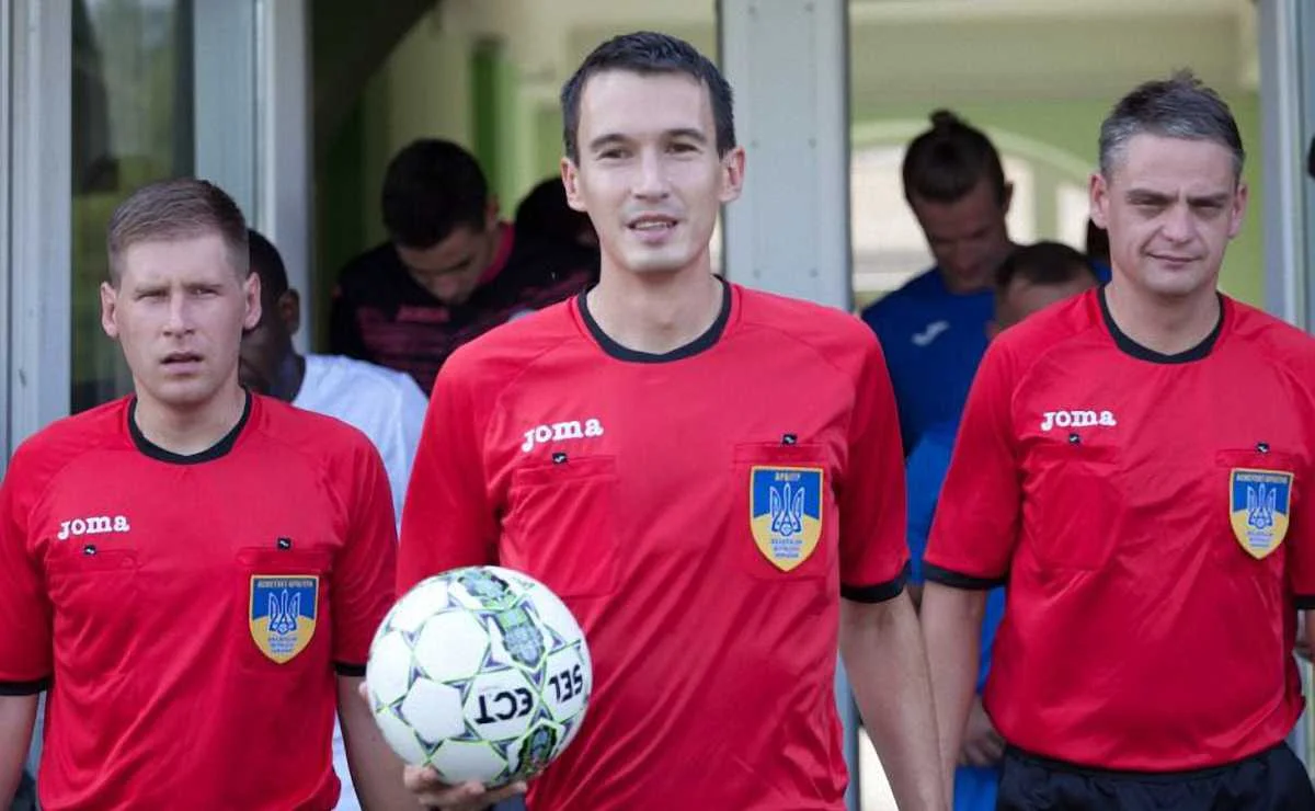 Володимир Міланіч (по центру) / ФК Жемчужина