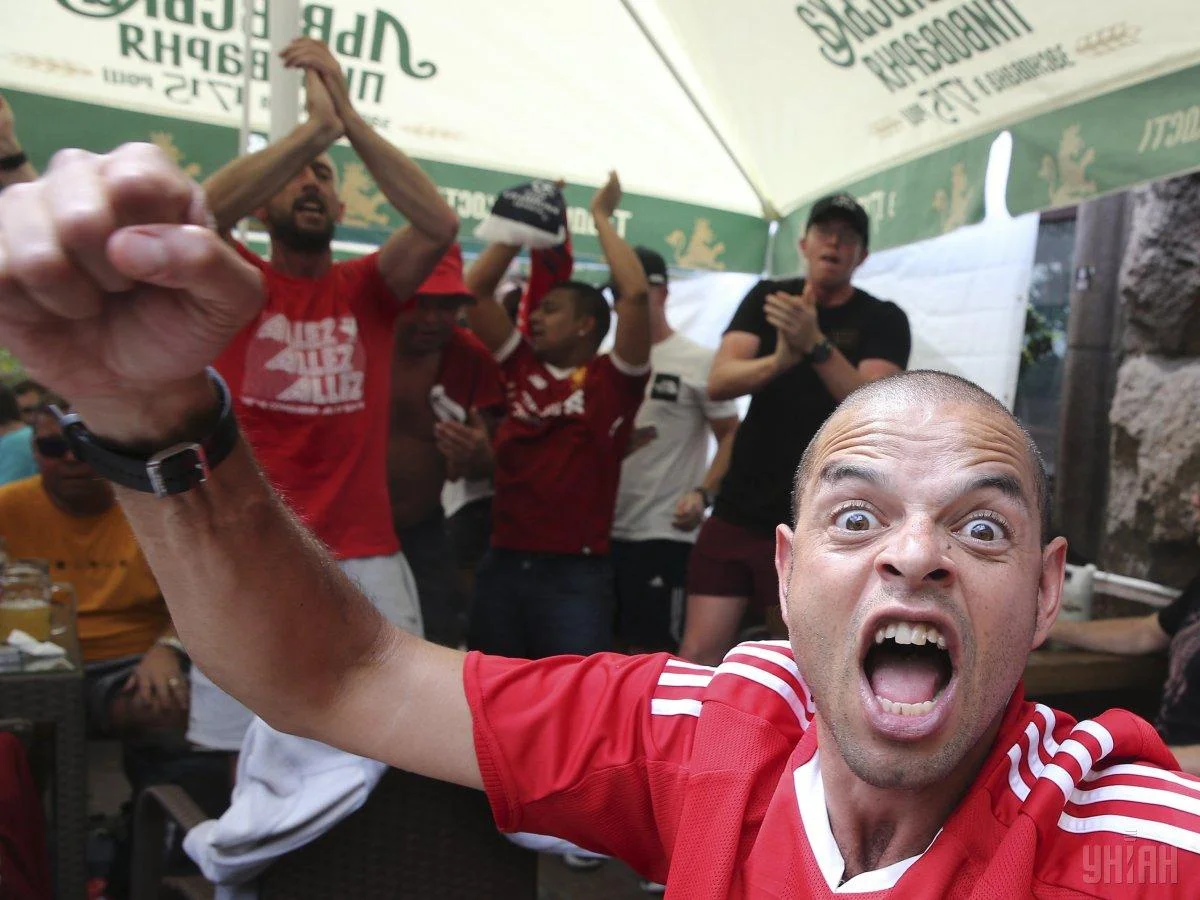 Болельщики Ливерпуля / Фото УНИАН