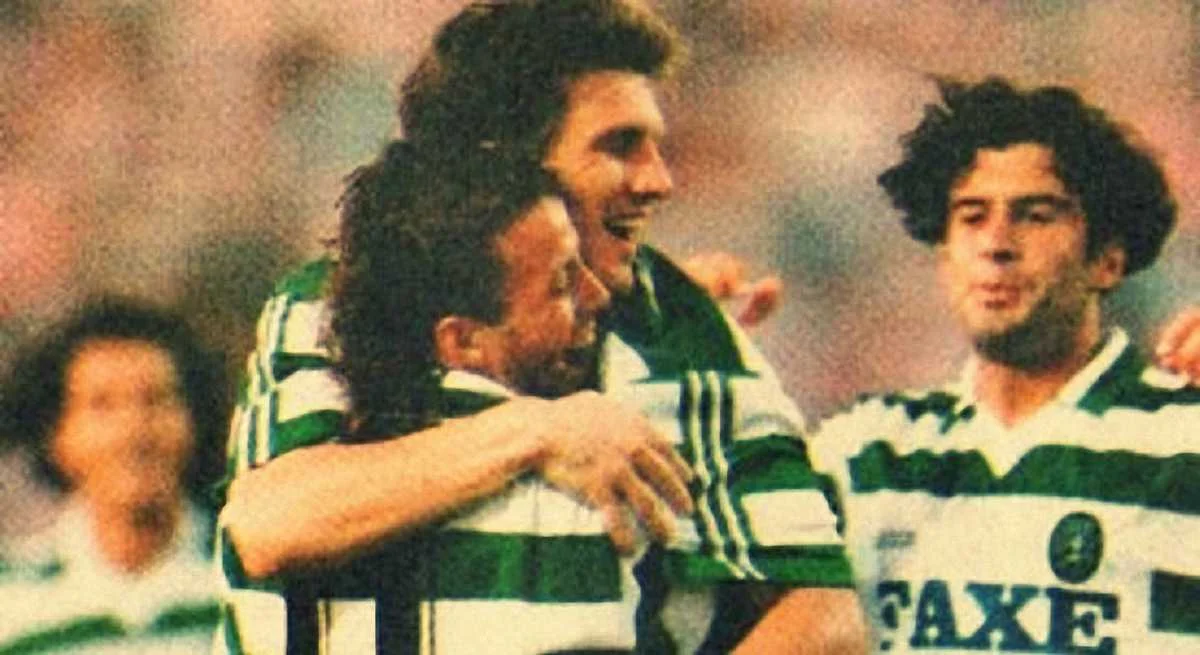 Луїш Фігу поспішає привітати Сергія Щербакова