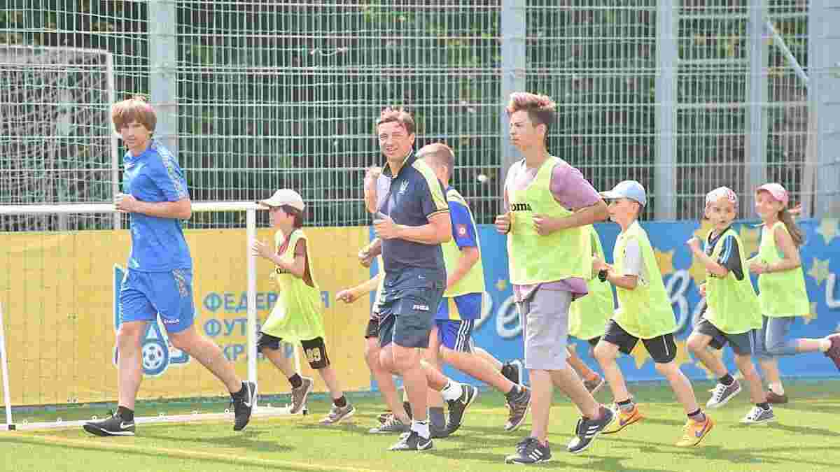 Футбольні канікули з ФФУ: заняття для дітлахів проводять й легендарні гравці збірної України