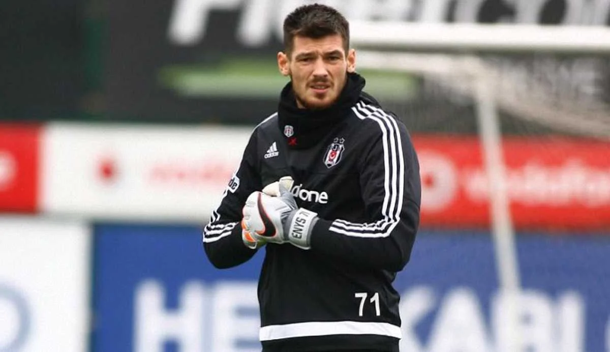 Денис Бойко / Фото ФК Бешикташ