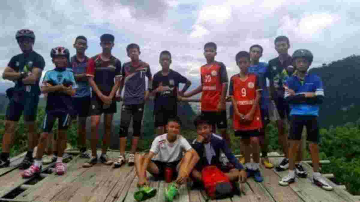 У Таїланді врятували дитячу футбольну команду, яка провела в печері 17 днів