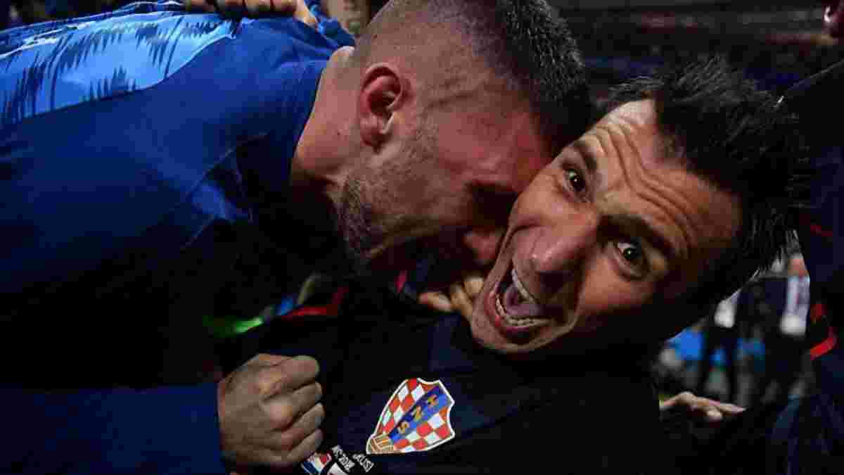Хорватія – Англія: святкуючи переможний гол, хорвати збили з ніг фотографа, але той продовжив робити епічні світлини