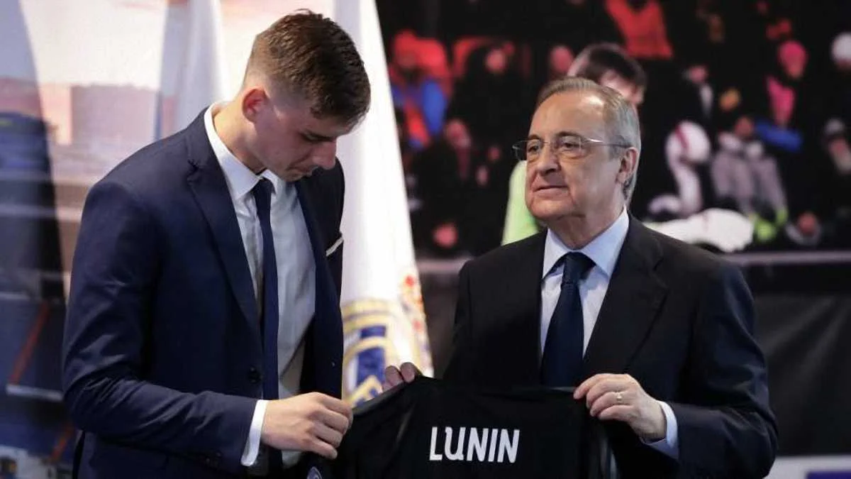 Андрій Лунін та Флорентіно Перес на презентації українця в Реалі