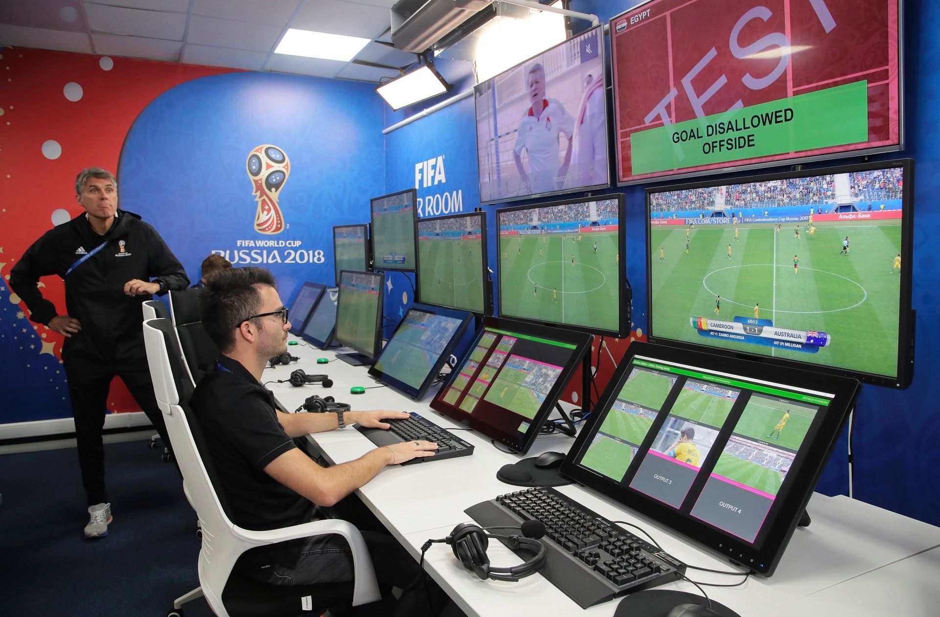 Видеоассистент арбитра (VAR) / AP