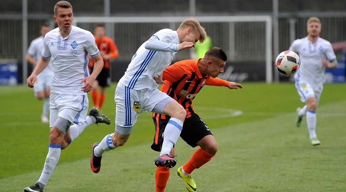 Динамо и Шахтер / фото из соцсетей