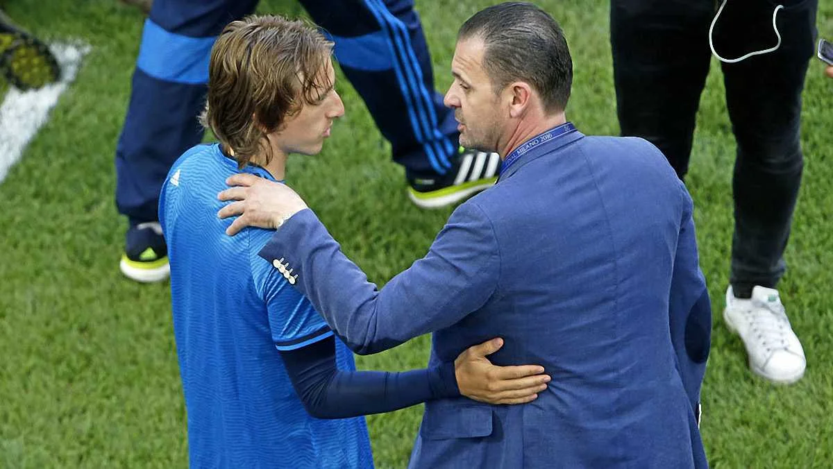 Міятовіч манить Модріча в Мілан