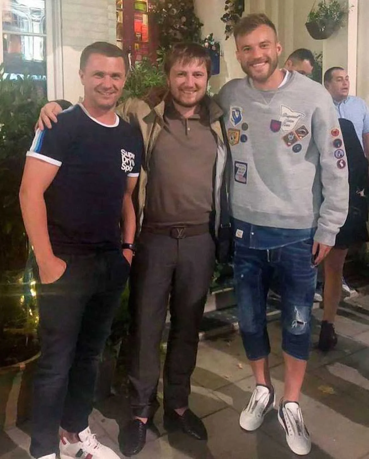 Андрій Ярмоленко в компанії свого колишнього тренера Сергій Реброва й агента Вадима Шаблія