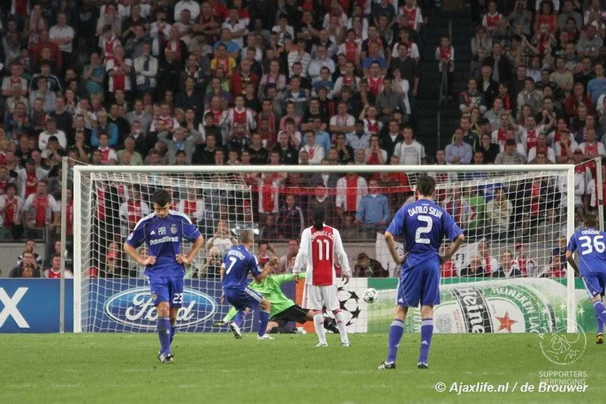 Аякс победил Динамо 8 лет назад и вышел в Лигу чемпионов / фото ajaxlife.nl