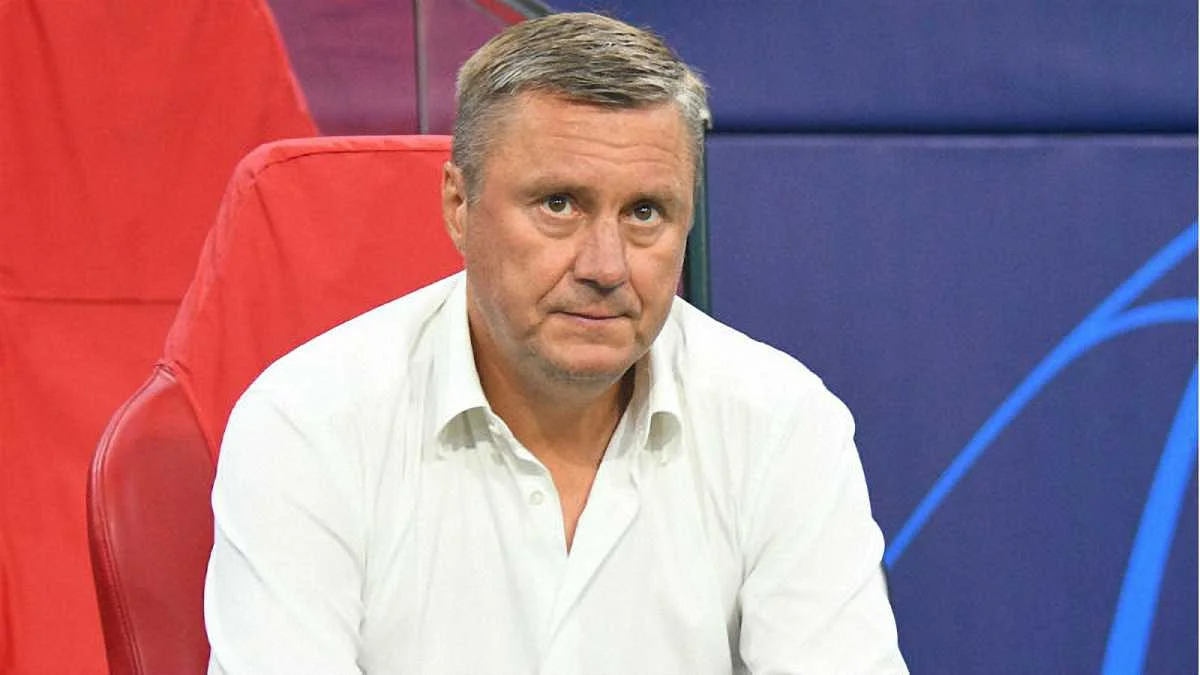 Олександр Хацкевич під час матчу з Аяксом