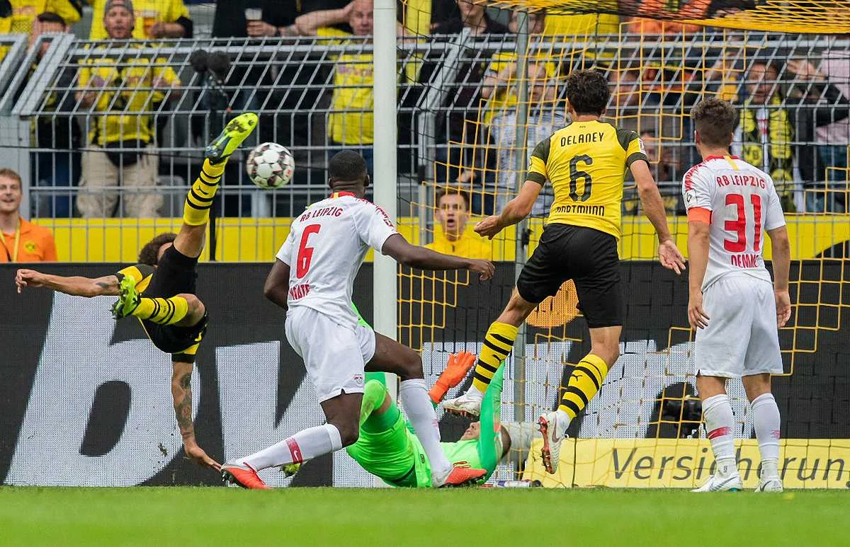 Гол Витселя ножницами / ФК Боруссия Дортмунд