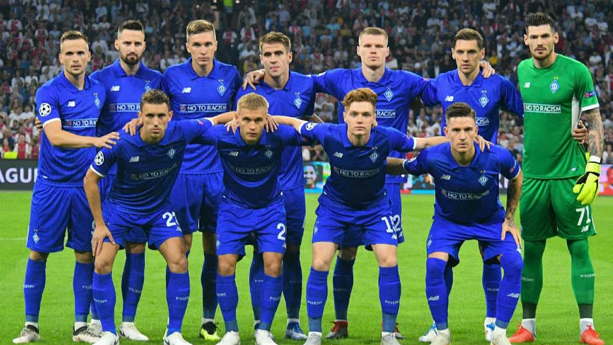 Динамо в матче с Аяксом