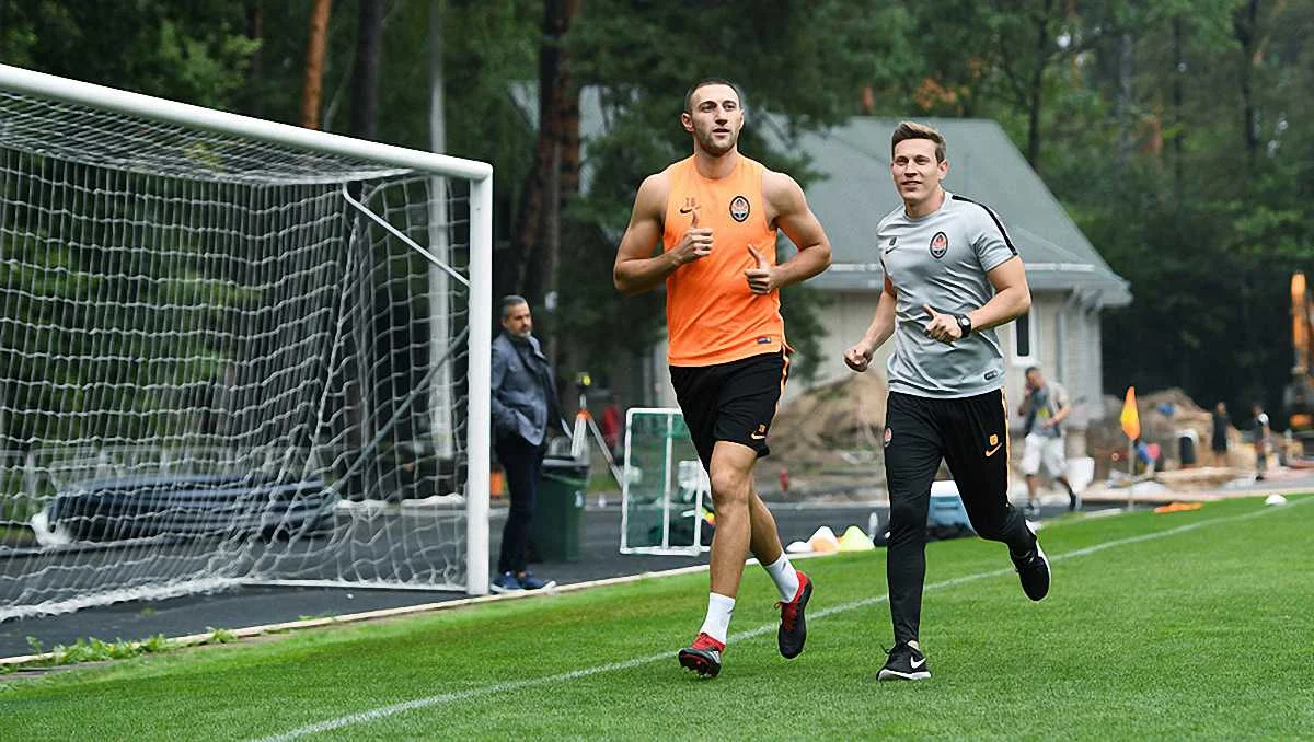 Іван Ордець (попереду) / ФК Шахтар