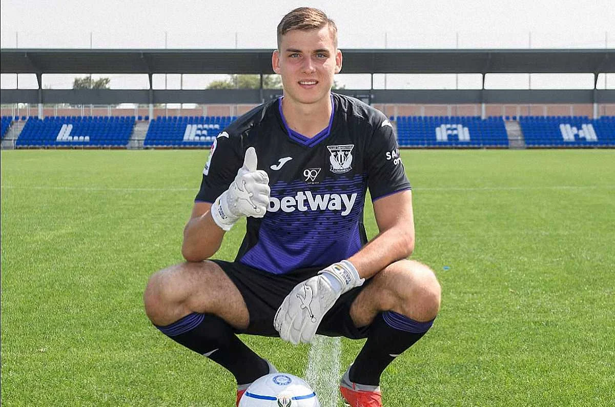 Андрей Лунин