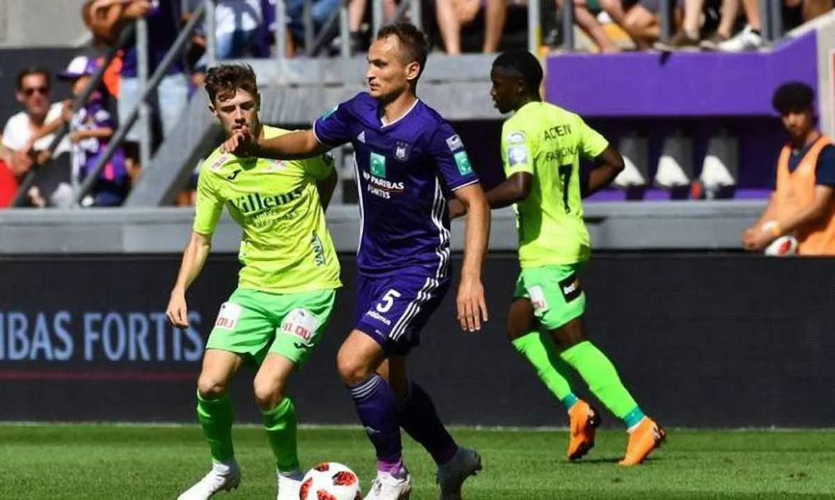 Андерлехт с Макаренко на последней минуте упустил победу над Антверпеном