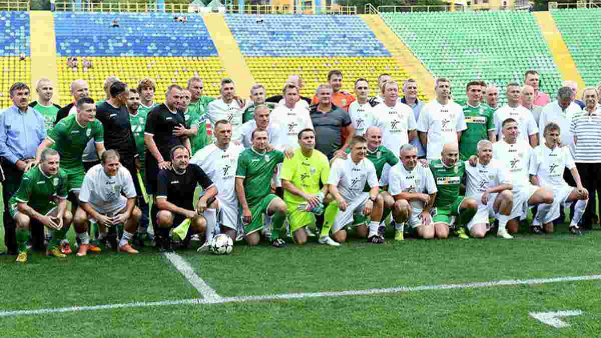 "Якби скинули пару кілограмів, могли б потягатися з командами УПЛ" – як легенди Карпат знову зіграли на стадіоні Україна