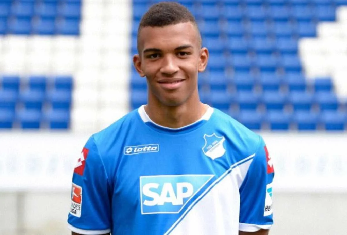 Кевін Акпогума / Соцмережі