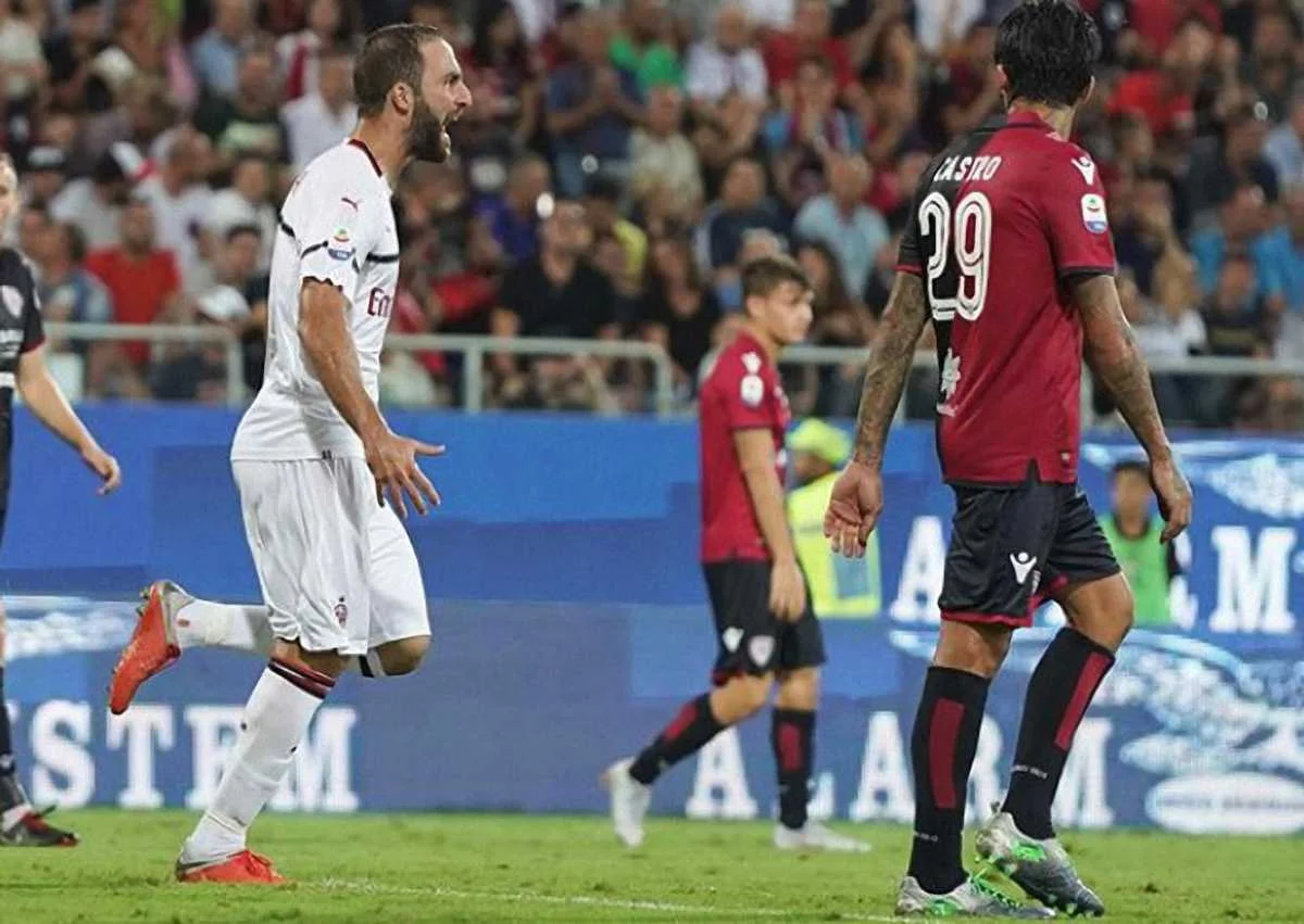 Ігуаїн врятував Мілан від поразки / Соцмережі