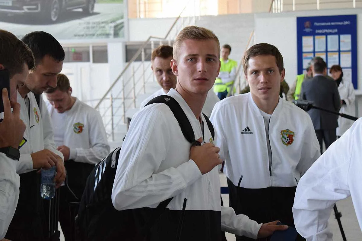 Арсенал – Ворскла: Коломоєць та ще 23 футболісти відправились у Лондон