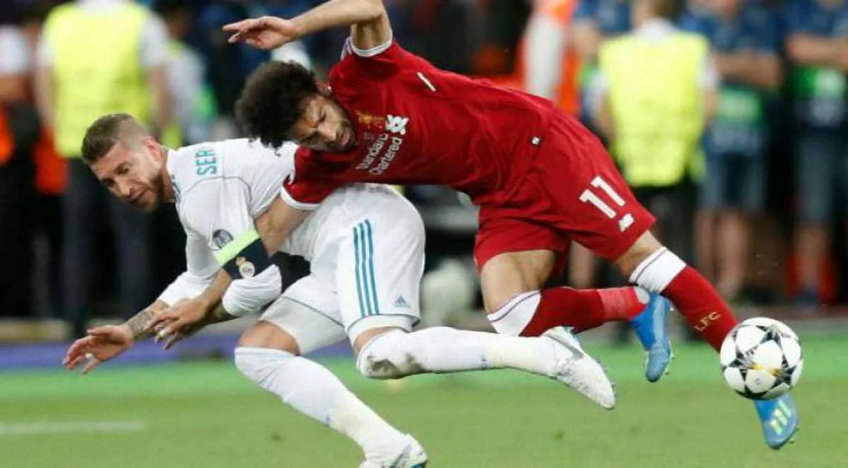 Мохамед Салах у момент отримання травми / Соцмережі