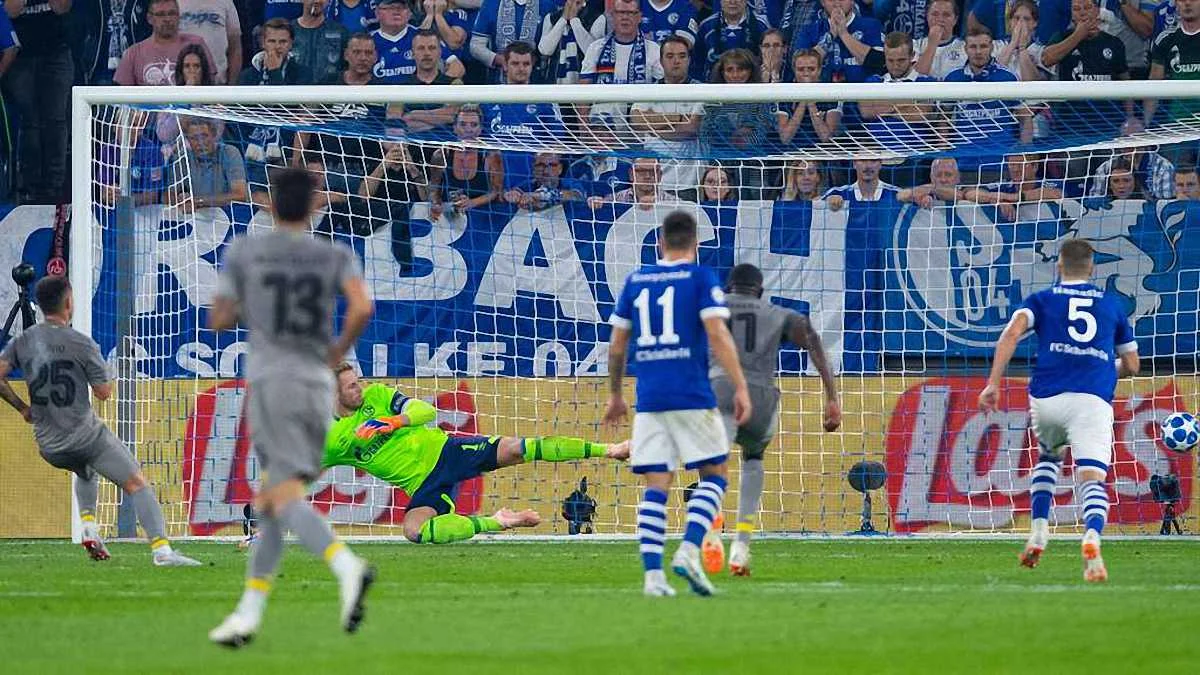 Шальке ледь не переміг Порту, а Коноплянка міг забити на старті Ліги чемпіонів