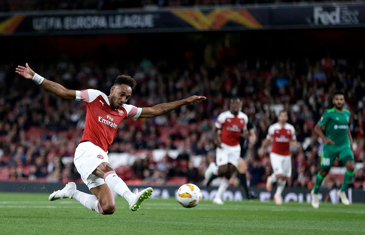 Обамеянг в матче с Ворсклой / Twitter FC Arsenal