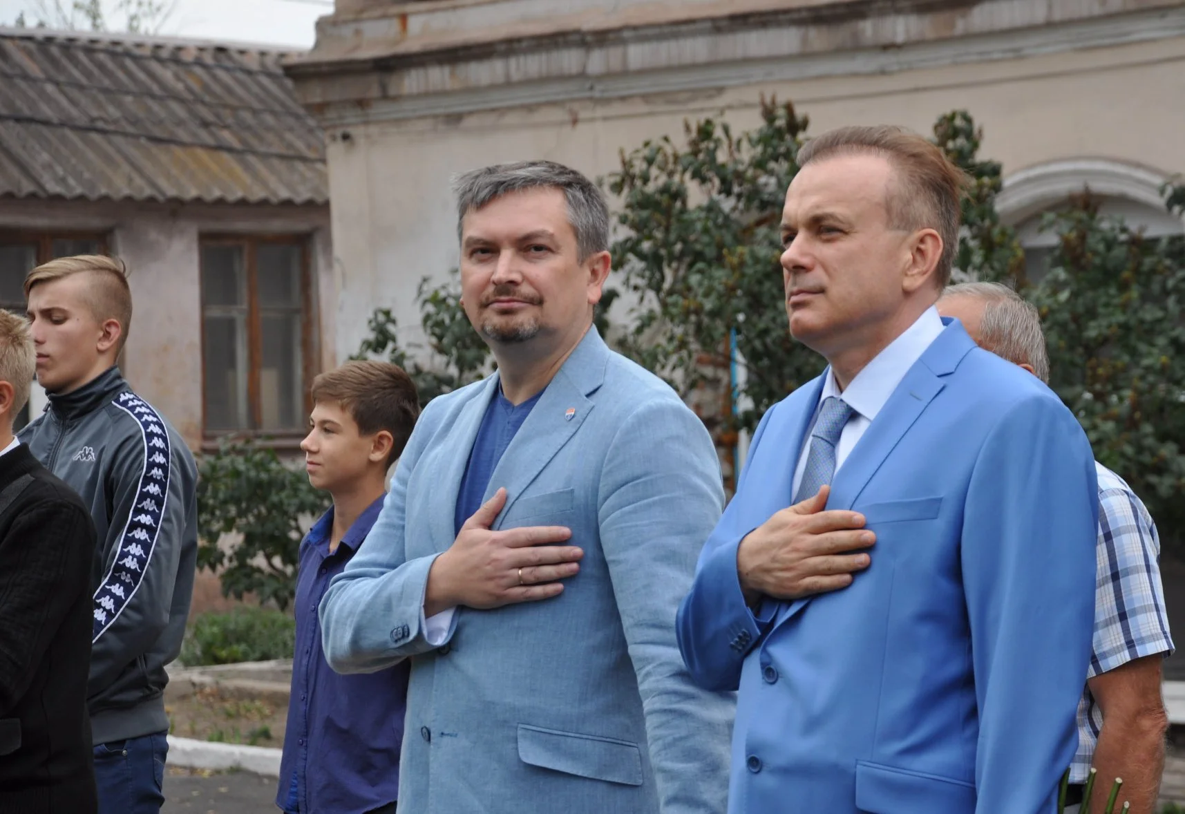 Андрій Санін (посередині) / фото: фейсбук Андрія Саніна