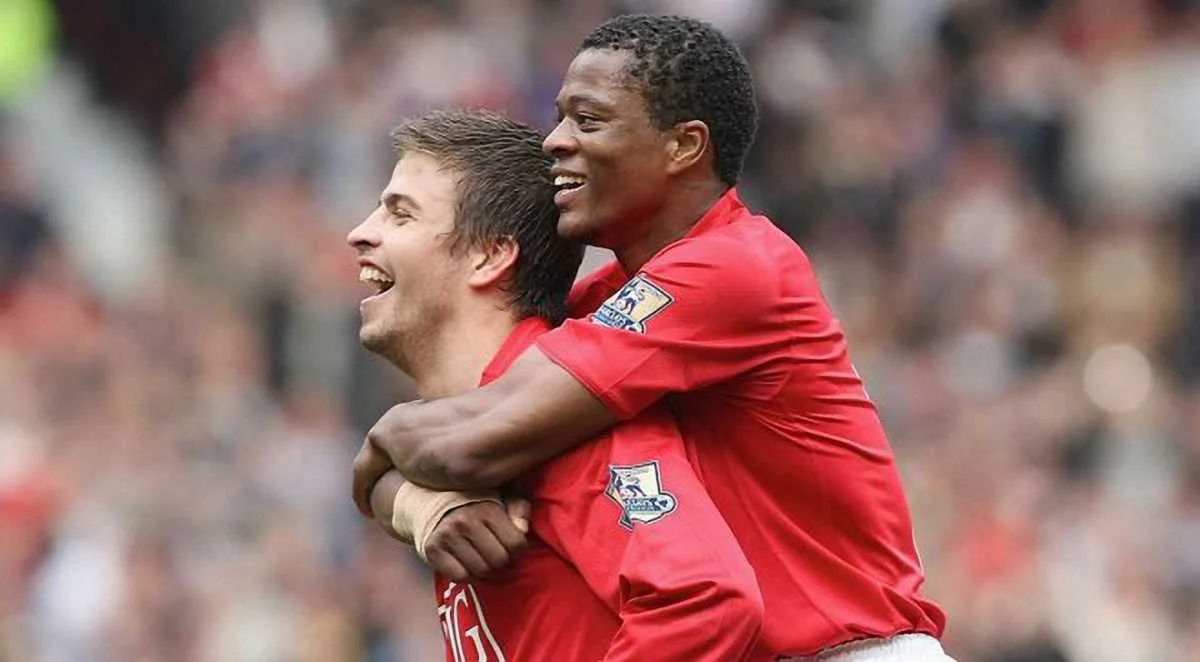 Жерар Пике и Патрис Эвра / Фото ФК Манчестер Юнайтед