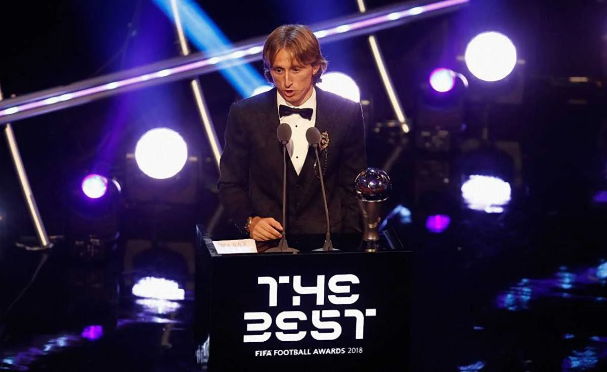 Лука Модрич получил награду лучшего игрока года / ФИФА